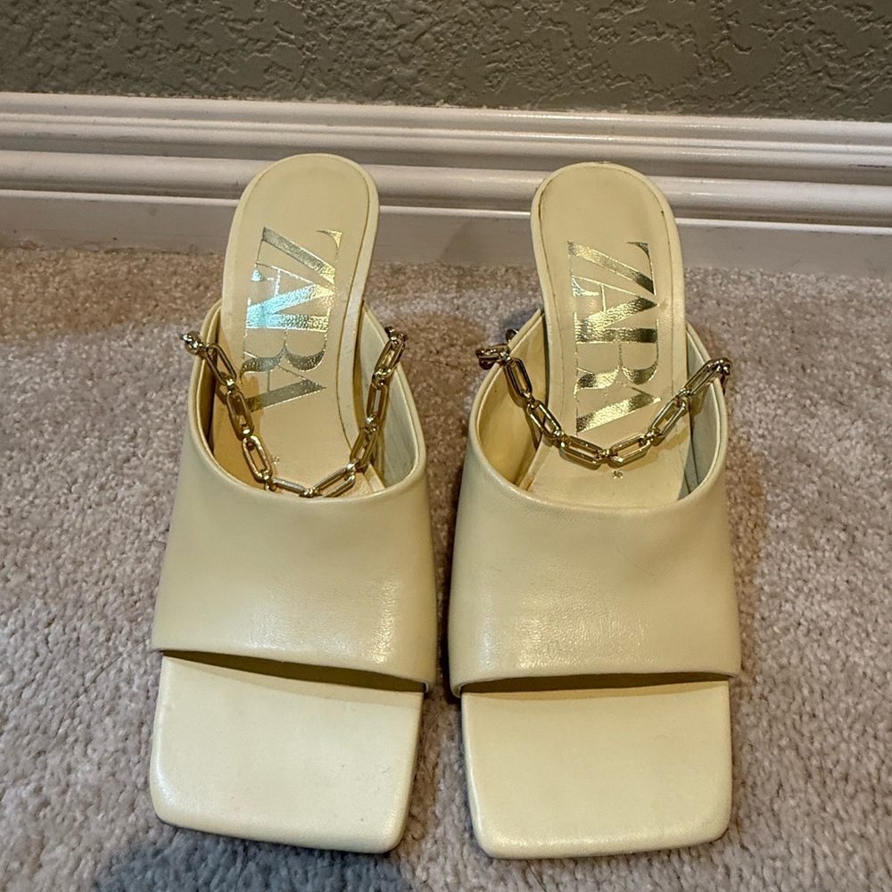 Women’s Zara Heels with chain never worn real leather